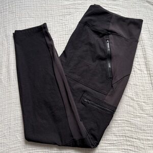 ATHLETA High-rise Headlands Hybrid Cargo Tight II Leggings - Black - Size 18